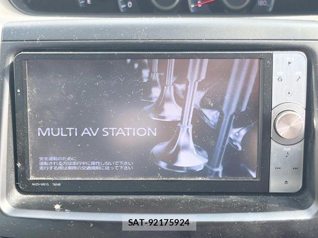 Toyota NOAH 2011-11 5874116-2