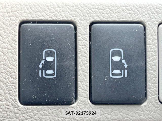 Toyota NOAH 2011-11 5874116-5