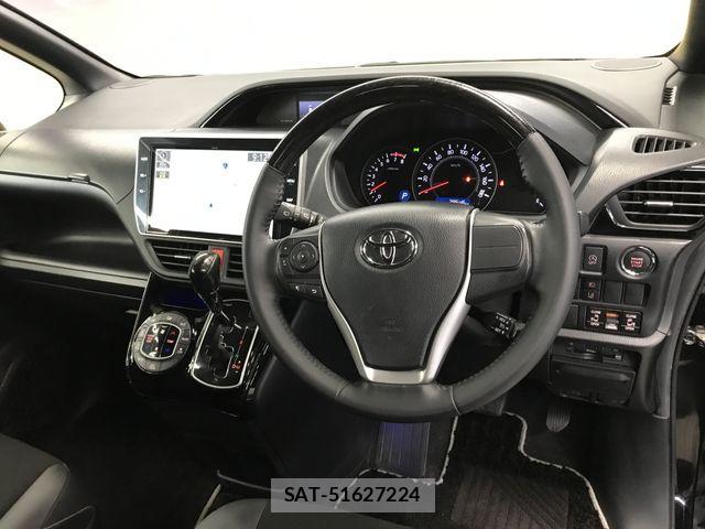 Toyota NOAH 2021-02 5874039-1