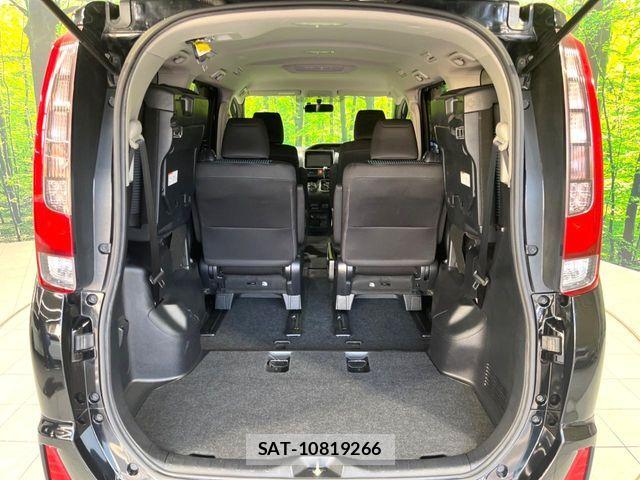 Toyota NOAH 2014-03 5874111-10