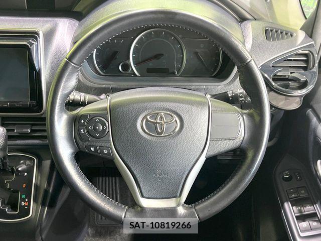Toyota NOAH 2014-03 5874111-11