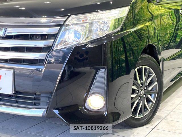 Toyota NOAH 2014-03 5874111-12