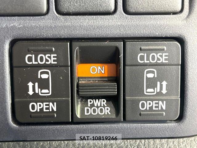 Toyota NOAH 2014-03 5874111-4