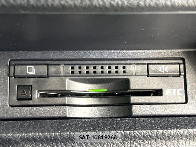 Toyota NOAH 2014-03 5874111-5