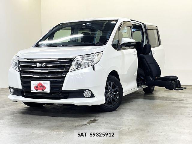 Toyota NOAH 2015-12 5874110-0