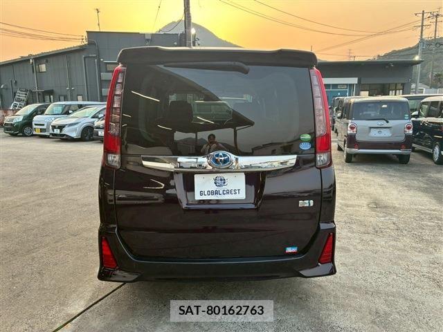 Toyota NOAH 2016-08 5874098-12