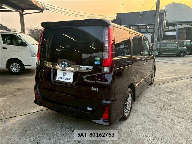 Toyota NOAH 2016-08 5874098-13