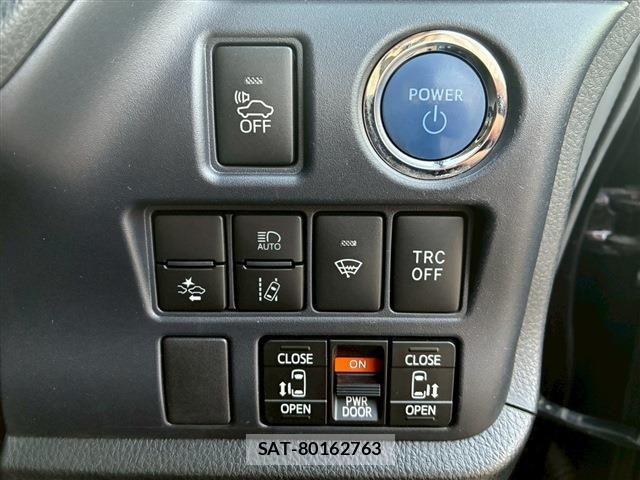 Toyota NOAH 2016-08 5874098-17