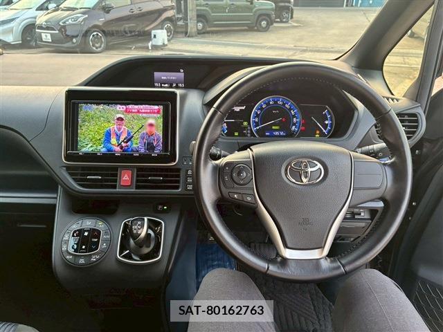 Toyota NOAH 2016-08 5874098-19