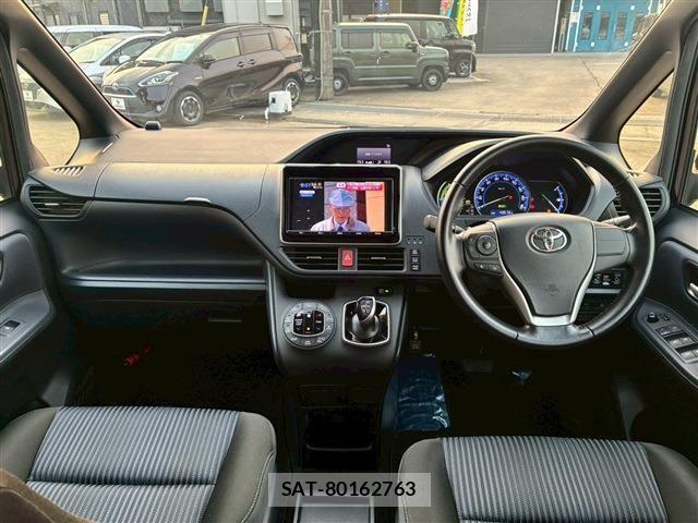 Toyota NOAH 2016-08 5874098-2