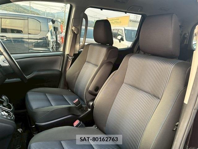 Toyota NOAH 2016-08 5874098-3