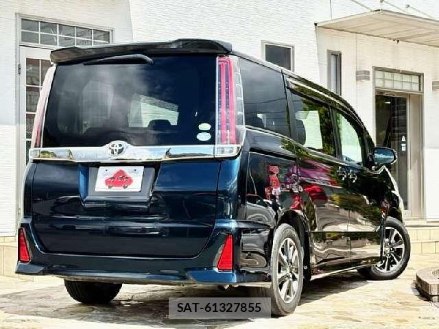 Toyota NOAH 2017-12 6014583-2