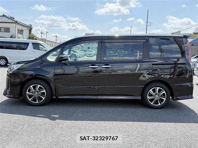 Toyota NOAH 2020-11 6014572-9