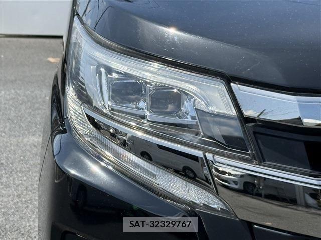 Toyota NOAH 2020-11 6014572-10