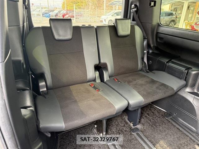 Toyota NOAH 2020-11 6014572-15