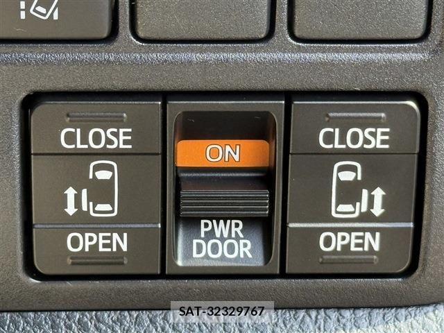 Toyota NOAH 2020-11 6014572-5