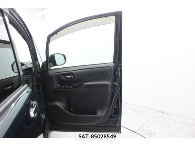 Toyota NOAH 2020-09 6014556-28