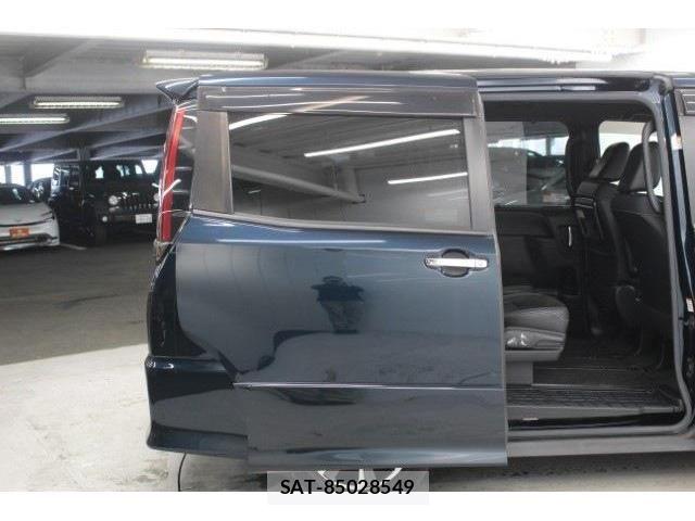Toyota NOAH 2020-09 6014556-29
