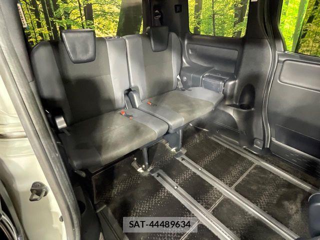 Toyota NOAH 2020-11 6217735-9