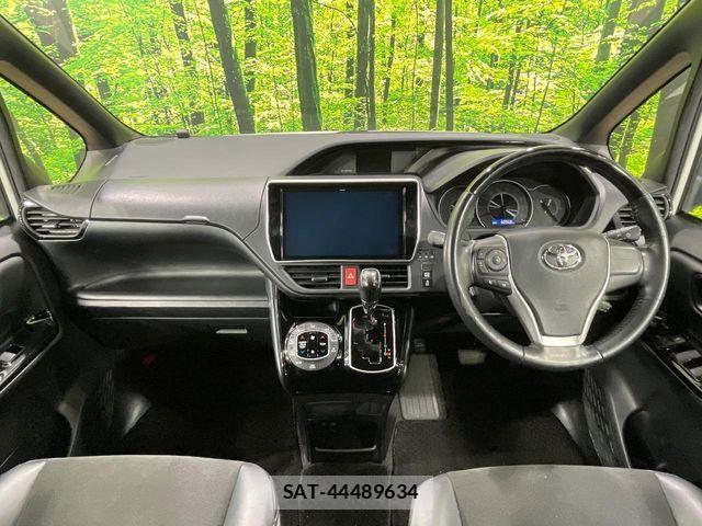Toyota NOAH 2020-11 6217735-1