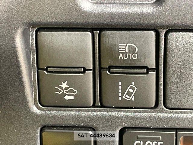Toyota NOAH 2020-11 6217735-5