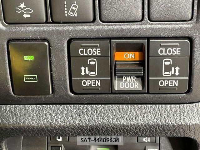 Toyota NOAH 2020-11 6217735-6
