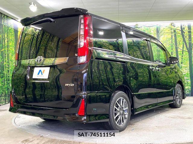 Toyota NOAH 2016-10 6217741-17