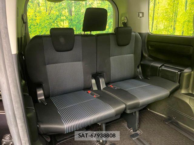 Toyota NOAH 2016-11 6217743-9