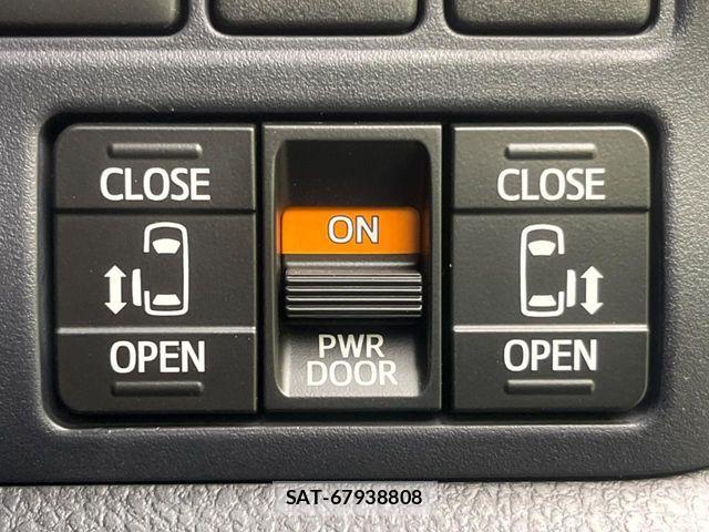 Toyota NOAH 2016-11 6217743-5