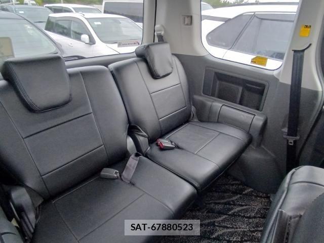 Toyota NOAH 2007-09 6217764-13