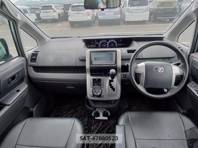 Toyota NOAH 2007-09 6217764-14