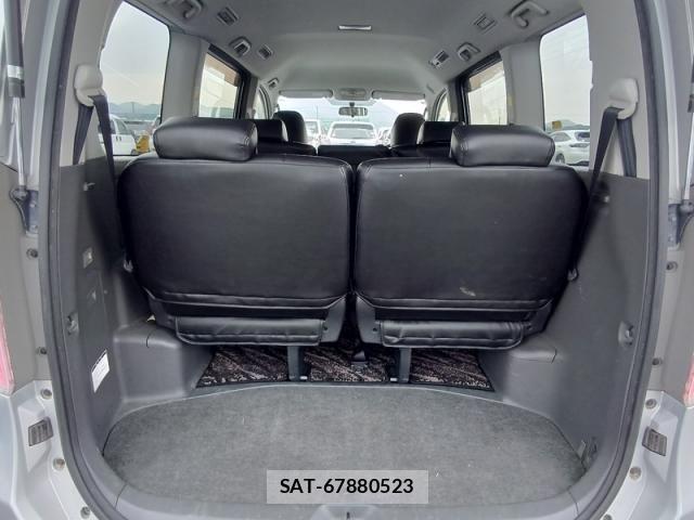 Toyota NOAH 2007-09 6217764-17