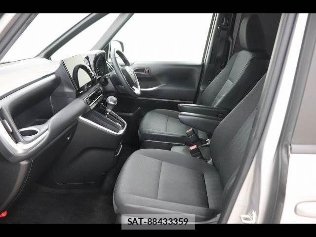 Toyota NOAH 2023-04 6246265-10