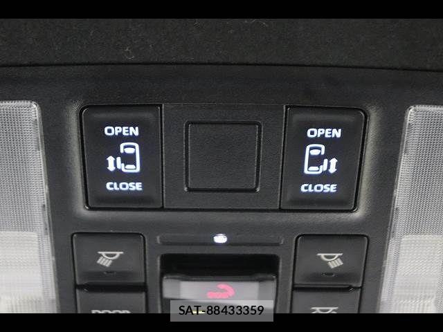 Toyota NOAH 2023-04 6246265-5