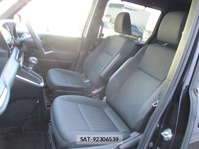 Toyota NOAH 2023-08 6246270-11