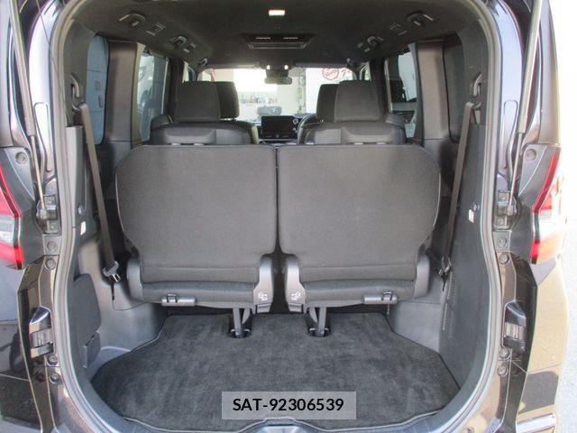 Toyota NOAH 2023-08 6246270-13