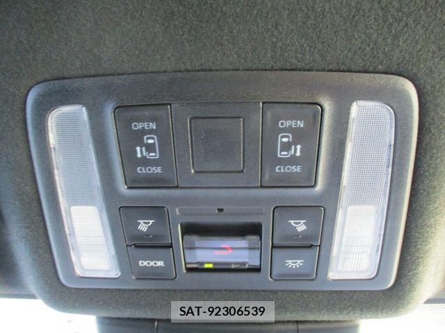 Toyota NOAH 2023-08 6246270-17