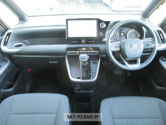 Toyota NOAH 2023-08 6246270-1