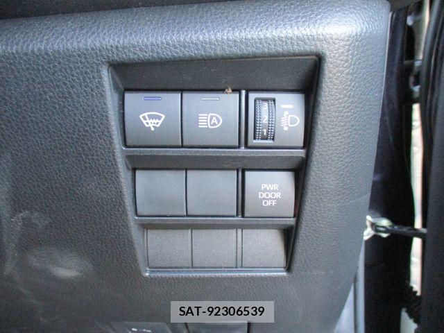Toyota NOAH 2023-08 6246270-19