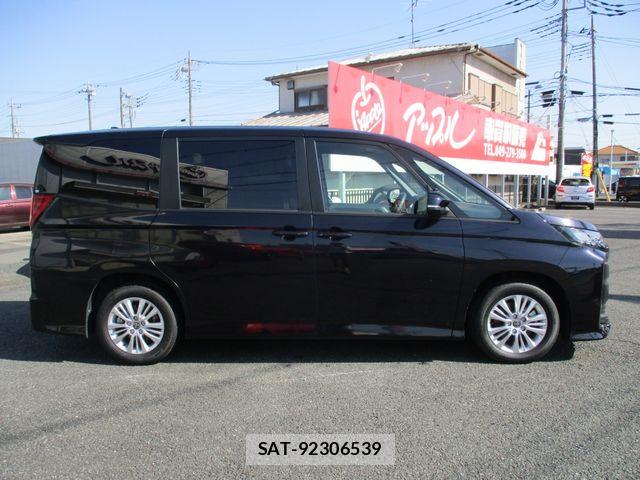Toyota NOAH 2023-08 6246270-7