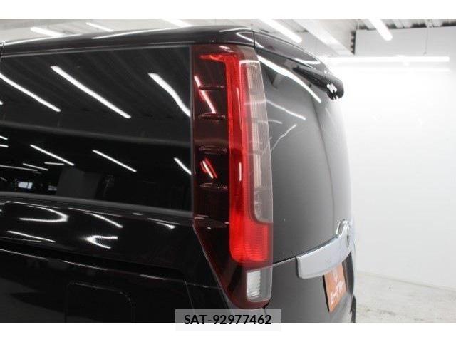 Toyota NOAH 2016-06 6265286-15