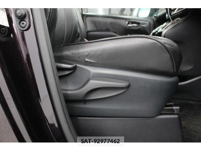 Toyota NOAH 2016-06 6265286-25