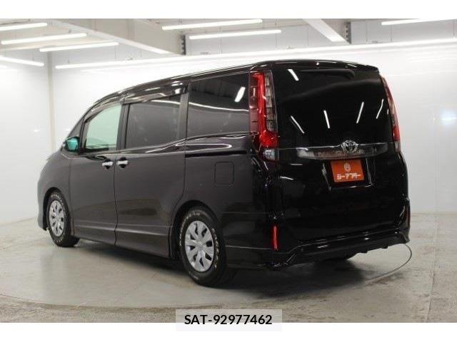 Toyota NOAH 2016-06 6265286-6