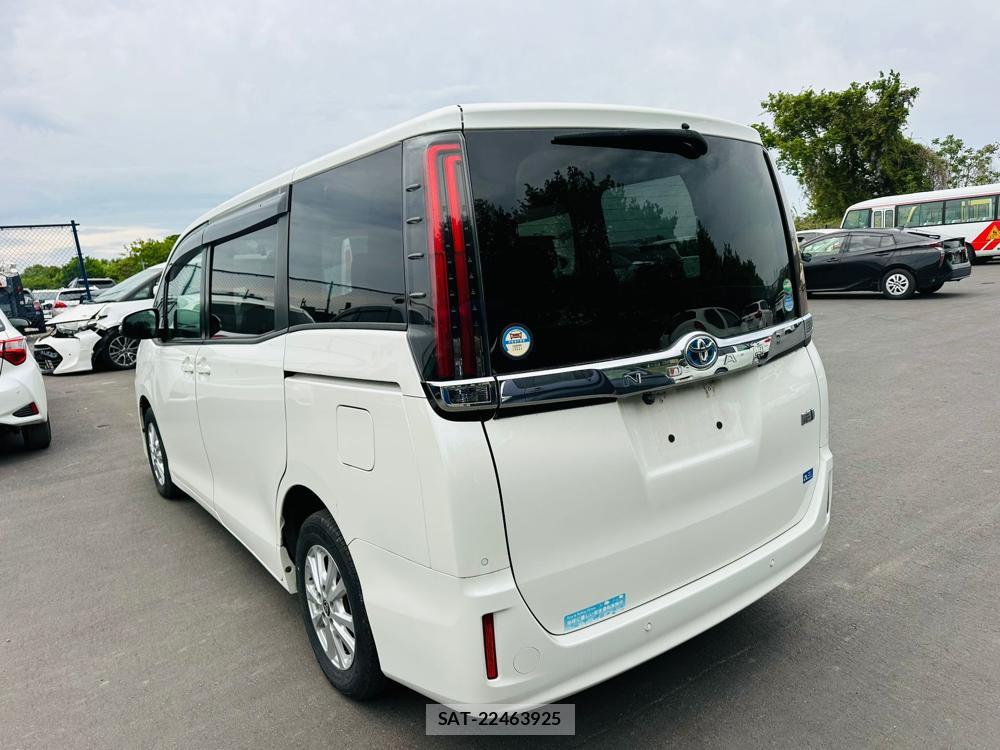 Used Toyota Noah Hybrid 2021 - Gasoline for Sale | sat-22463925