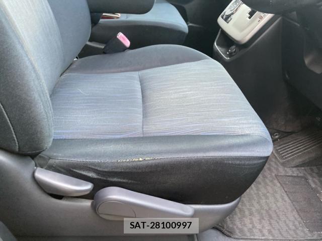 Toyota NOAH 2013-09 6613767-7