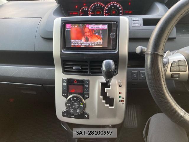 Toyota NOAH 2013-09 6613767-13