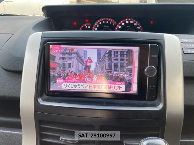 Toyota NOAH 2013-09 6613767-15