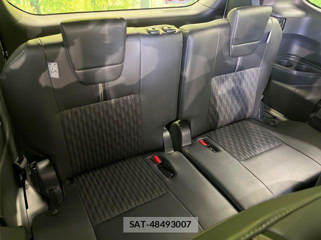 Toyota NOAH 2023-07 6613742-9