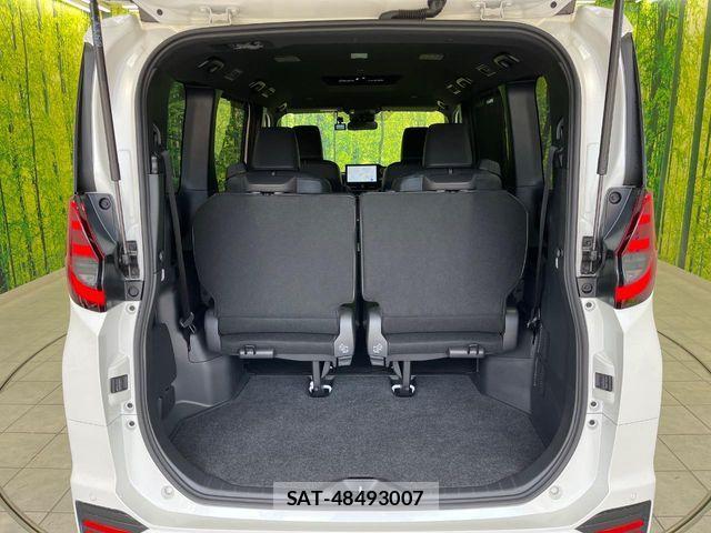 Toyota NOAH 2023-07 6613742-10