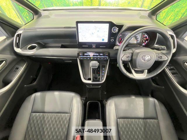 Toyota NOAH 2023-07 6613742-1